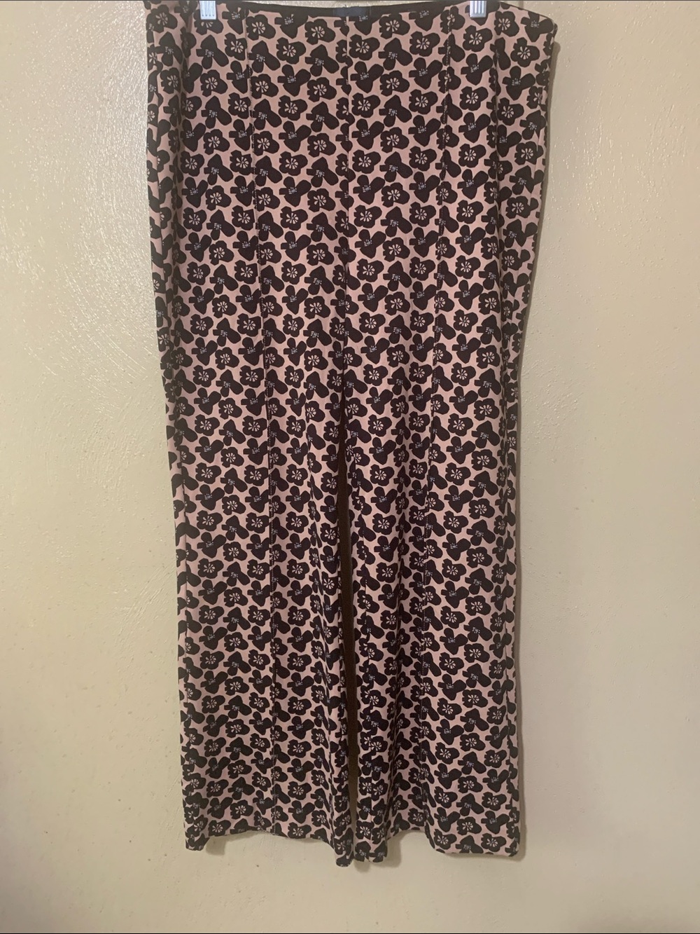 Anthropologie size L  Pink and Black Floral Ankle Pants